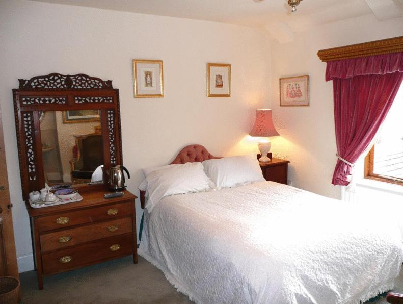 Wayside Guest House Albrighton Экстерьер фото
